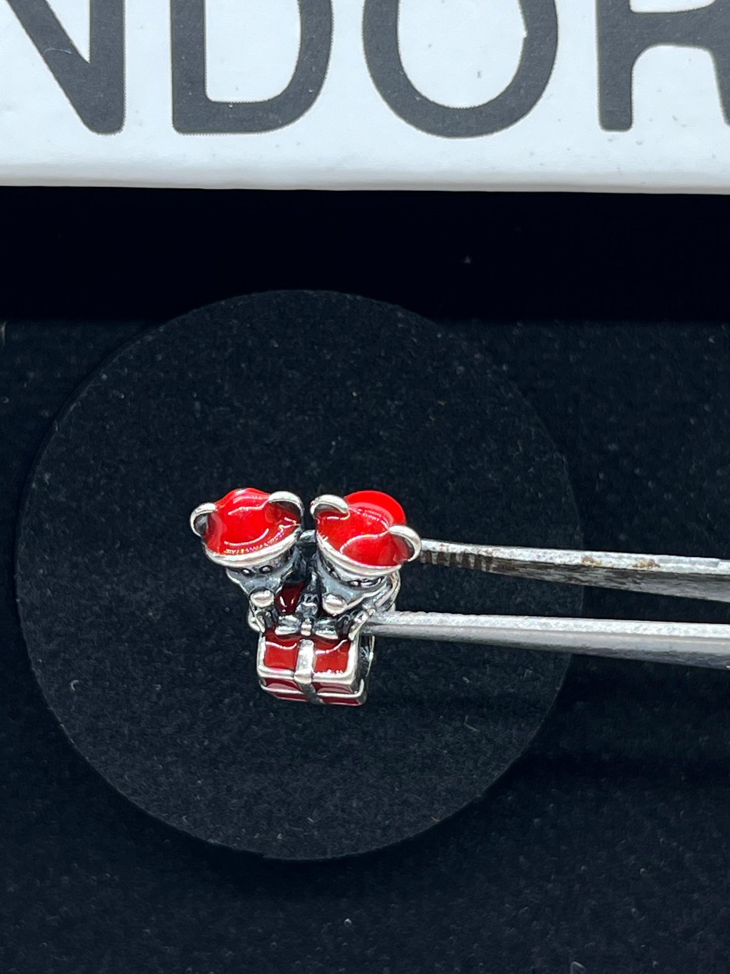 Disney Mickey Mouse and Minnie Mouse Present Charm